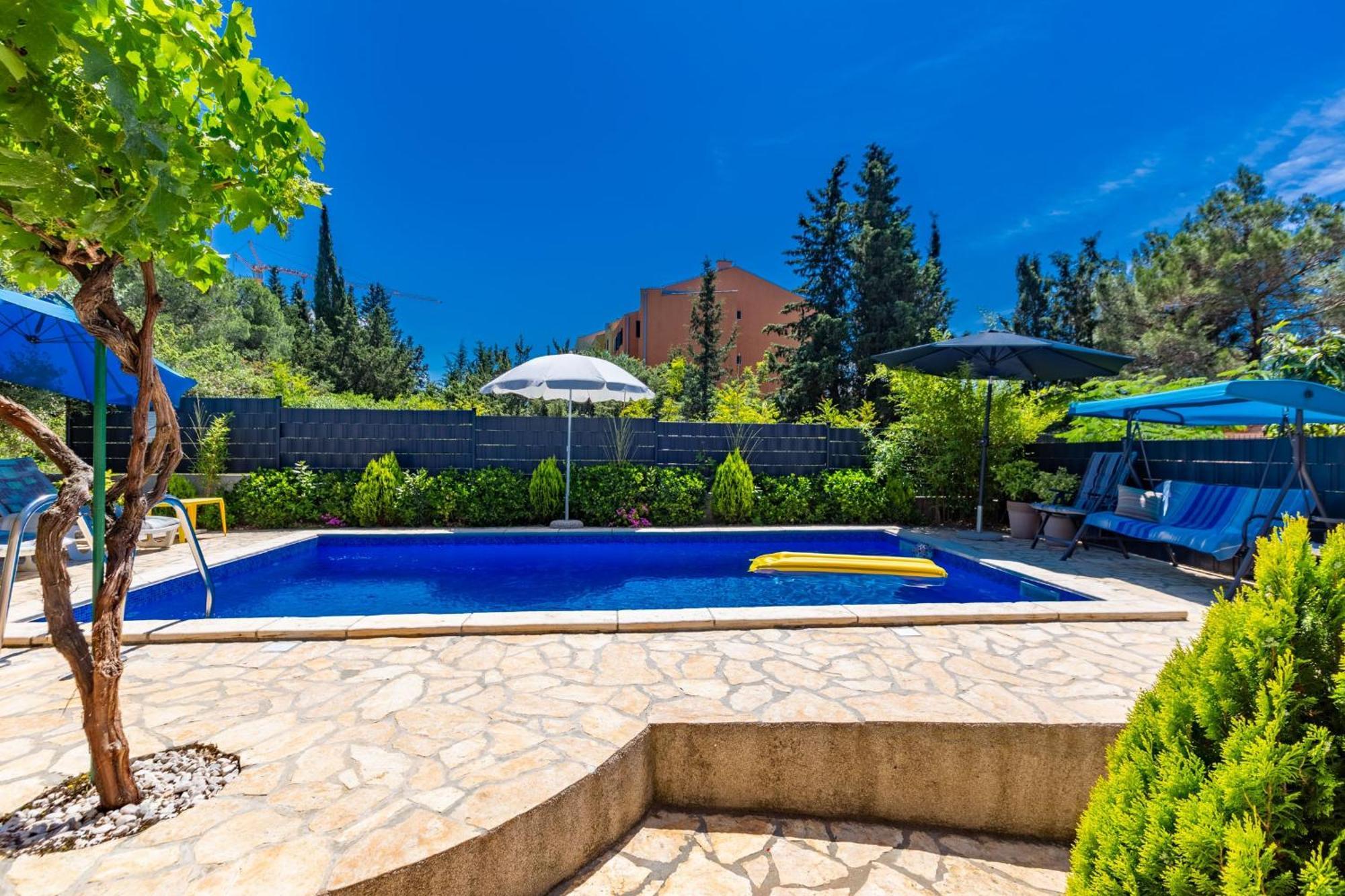 Holiday Home Flora Задар Экстерьер фото