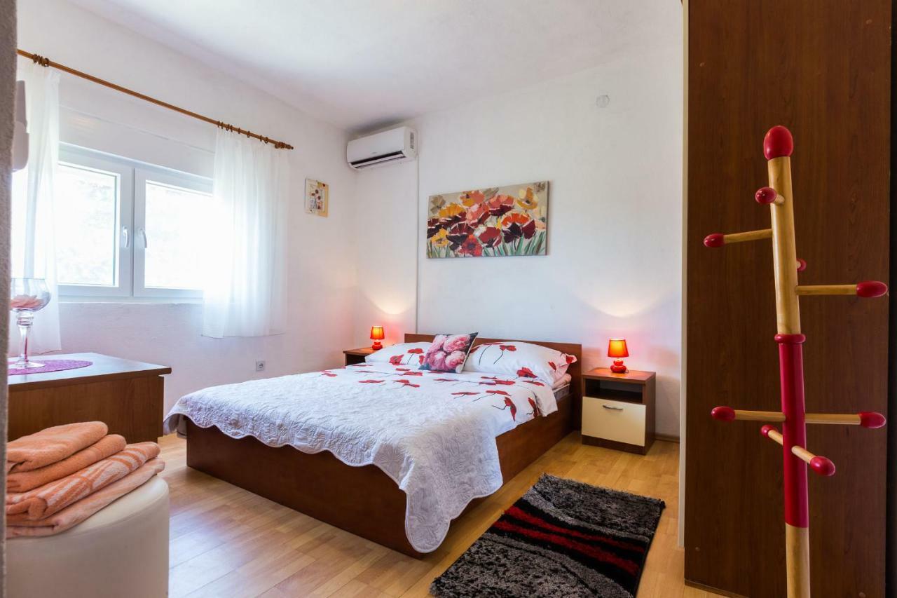 Holiday Home Flora Задар Экстерьер фото