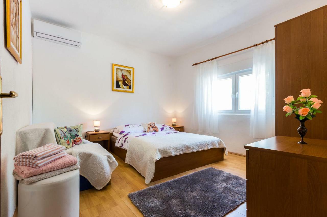 Holiday Home Flora Задар Экстерьер фото