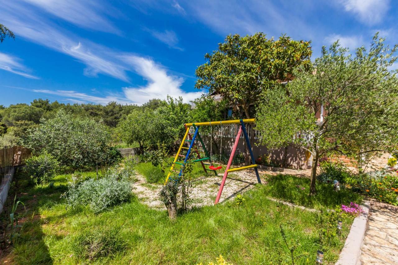 Holiday Home Flora Задар Экстерьер фото
