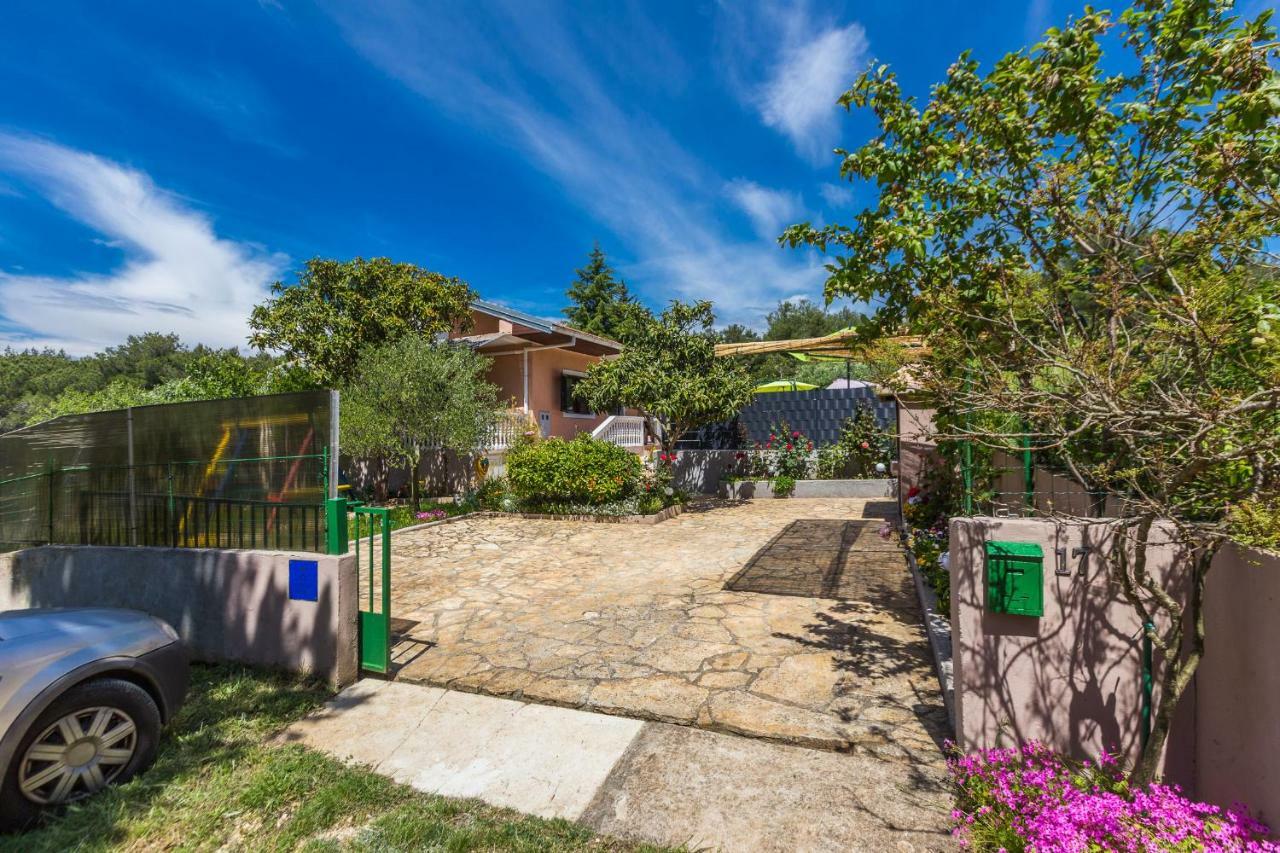 Holiday Home Flora Задар Экстерьер фото